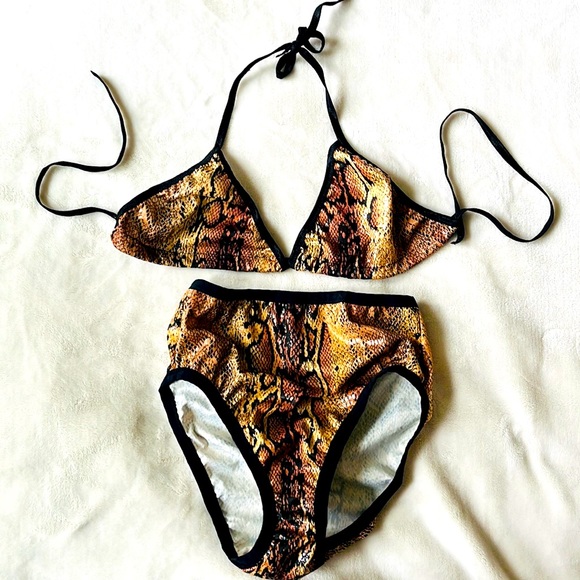 Handmade Snake String Bikini - Picture 2 of 4